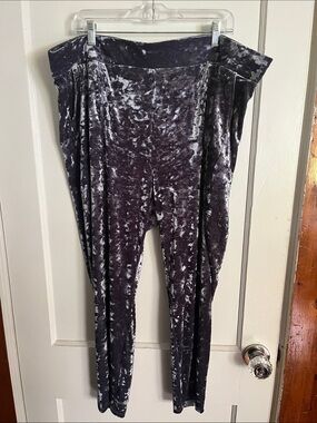 Torrid Crushed Velvet Leggings in Charcoal